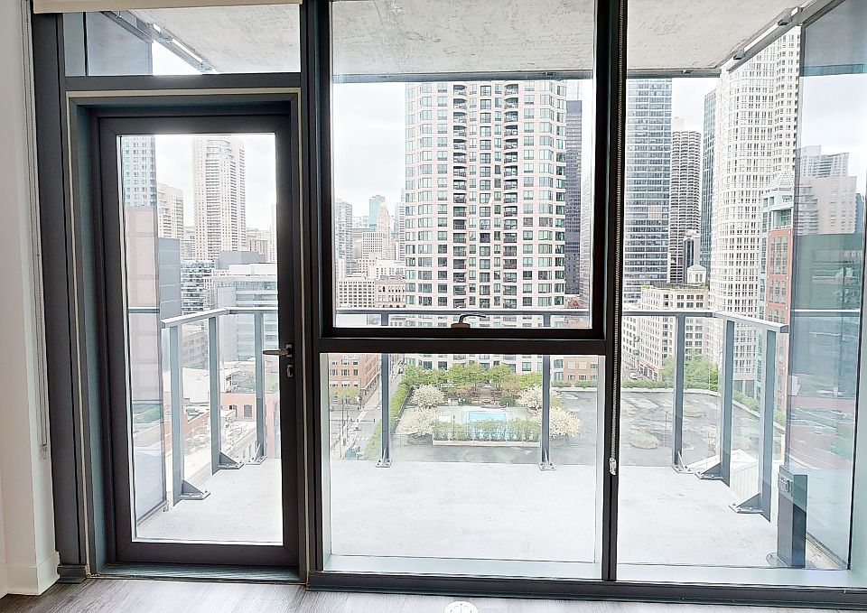 1st image of 225 W Hubbard St #1405
