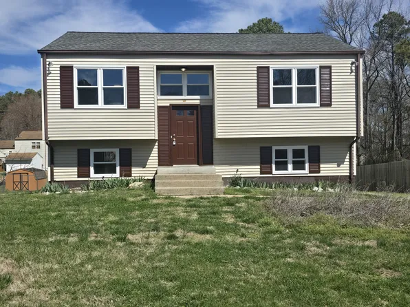10200 Stroud Ln, North Chesterfield, VA 23236