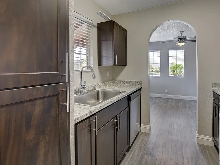 Hidden Cove Apartments — Photo 14