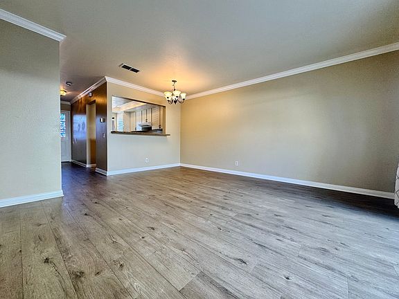 2nd image of 74 Allenwood Ln