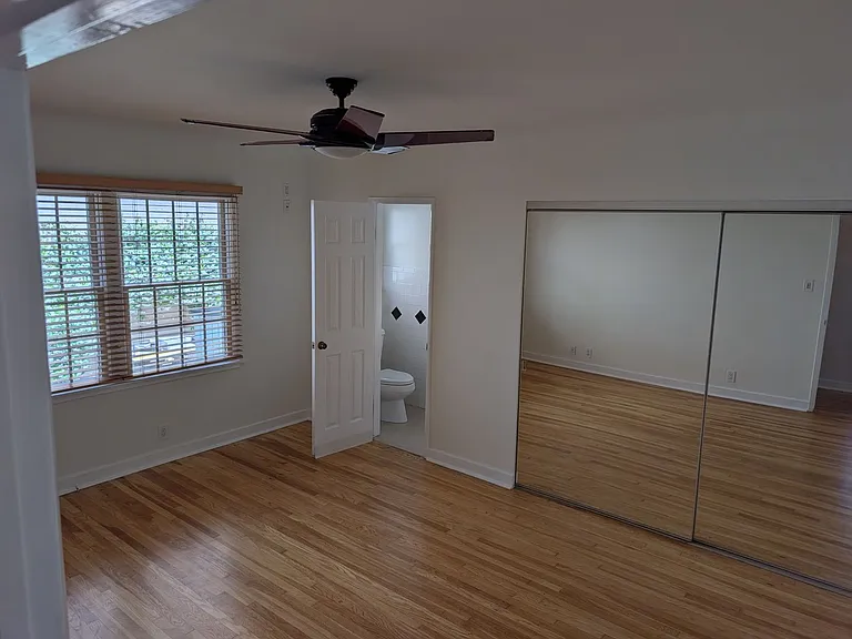 1043 Pacific St — Photo 6