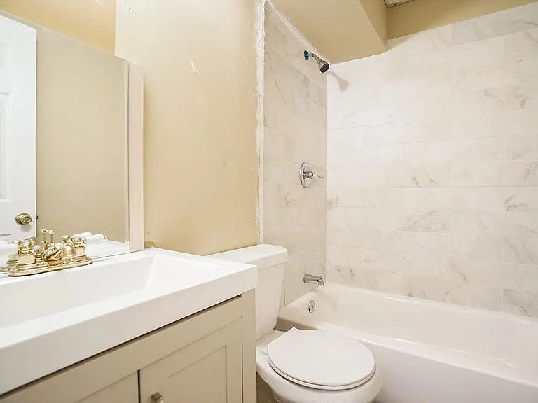 1935 Venesa Cir — Photo 58