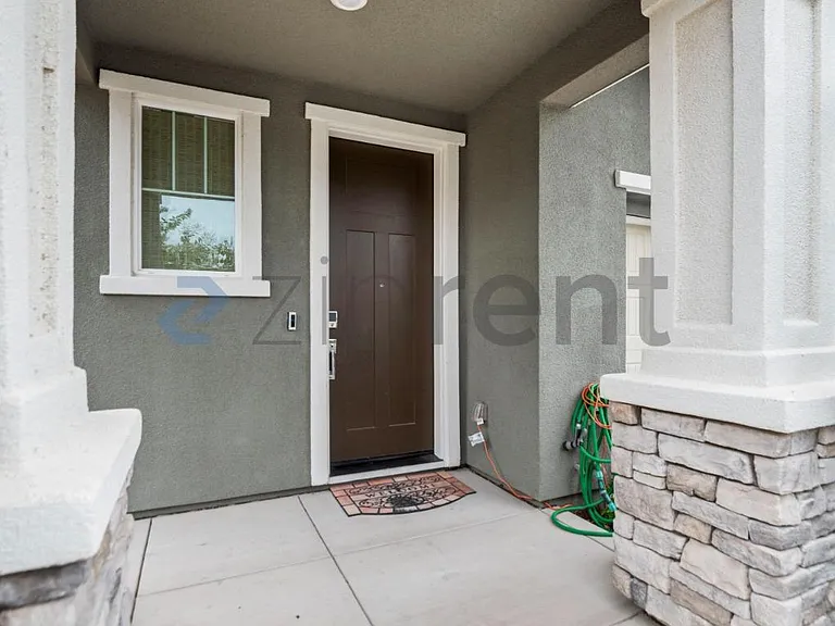 5996 Markham Dr — Photo 3