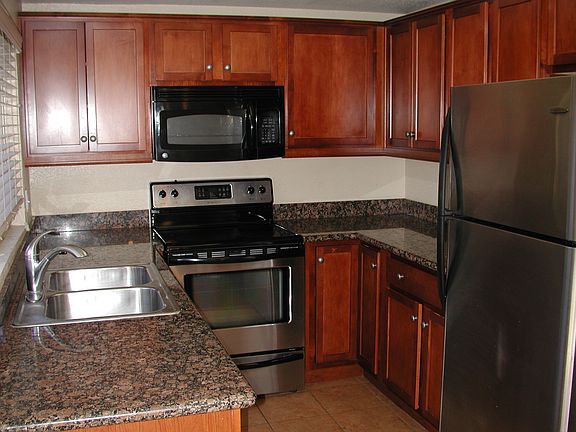 3rd image of 1405 N Broadway N #C