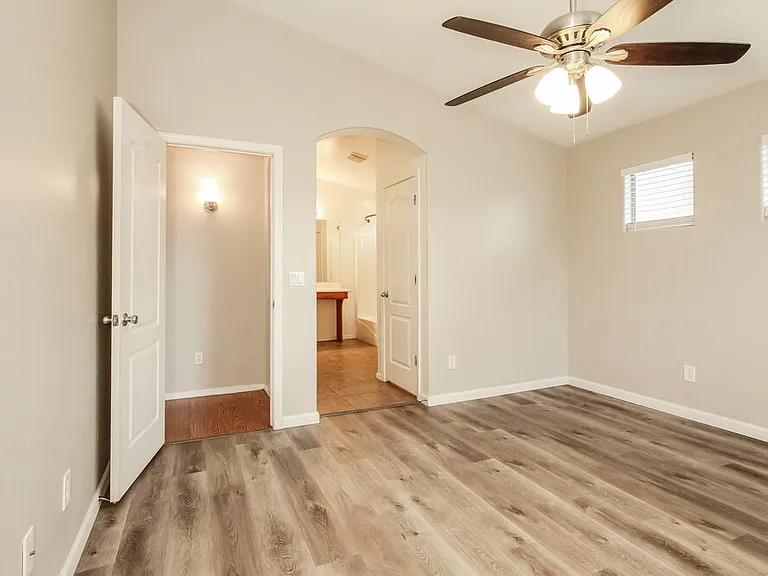 25549 W Winslow Ave — Photo 9