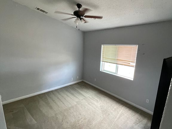 4th image of 18284 Live Oak St