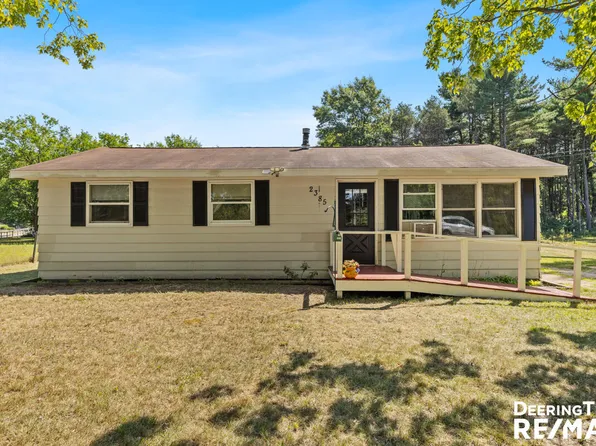 2385 Howard St, Fennville, MI 49408