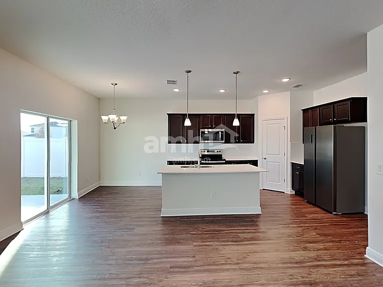 1179 Sky Lakes Dr — Photo 5