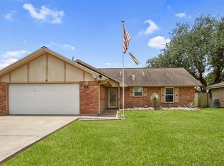 2231 Friar Tuck Ln, Groves, TX 77619