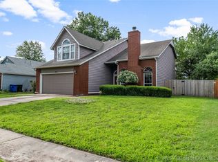 2817 W Vandalia St, Broken Arrow, OK 74012