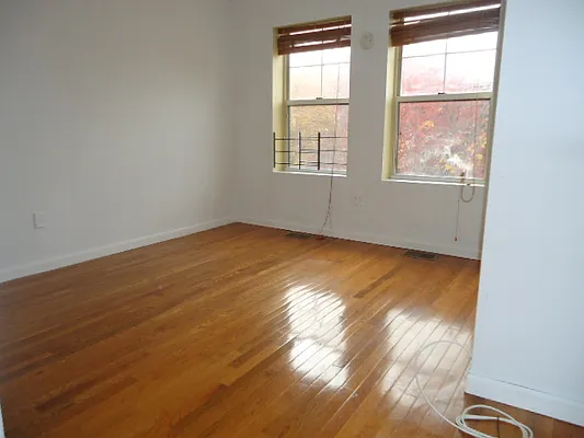 Rented by Hakeem Shahid, LREB | media 10