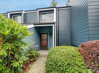 17018 NE 80th St #C5, Redmond, WA 98052