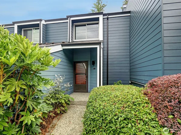 17018 NE 80th Street #C5, Redmond, WA 98052