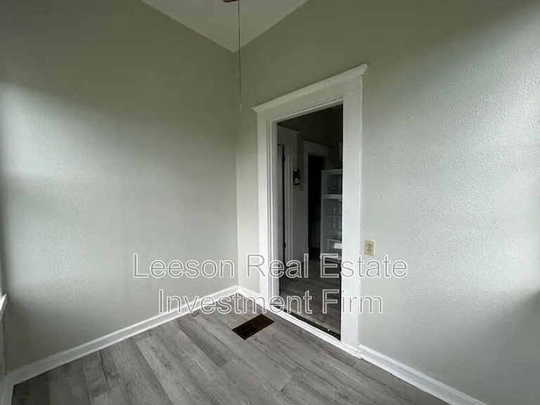 527 Wichita St — Photo 6
