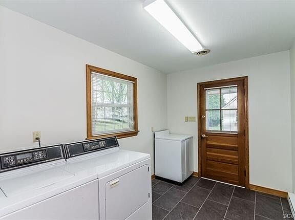 5th image of 7048 Hall Ct