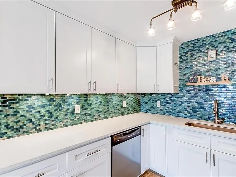 51 Island Way #104 — Photo 15