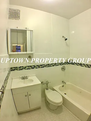 Rented by Uptown Property Group | media 30