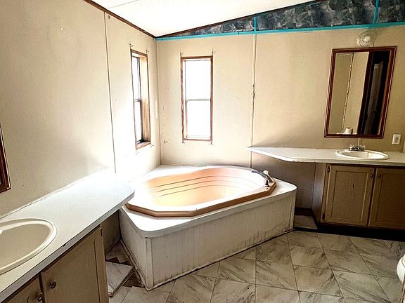5th image of 11830 NW 80th Ct