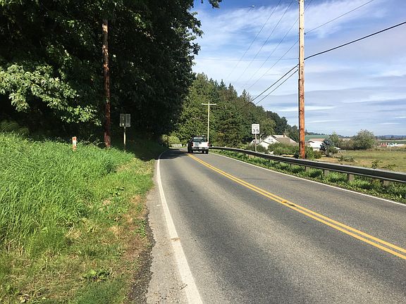 Exterior Neighborhood (street photo)