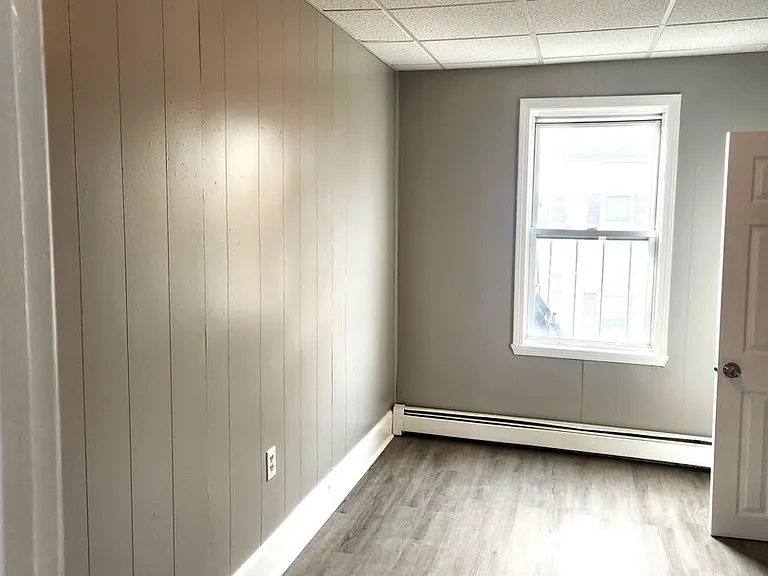 22-24 Lawn Ave #2F — Photo 11