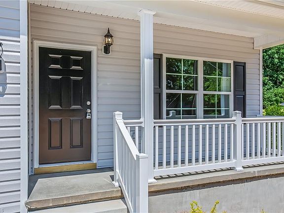 4th image of 2624 Robin Hood Dr