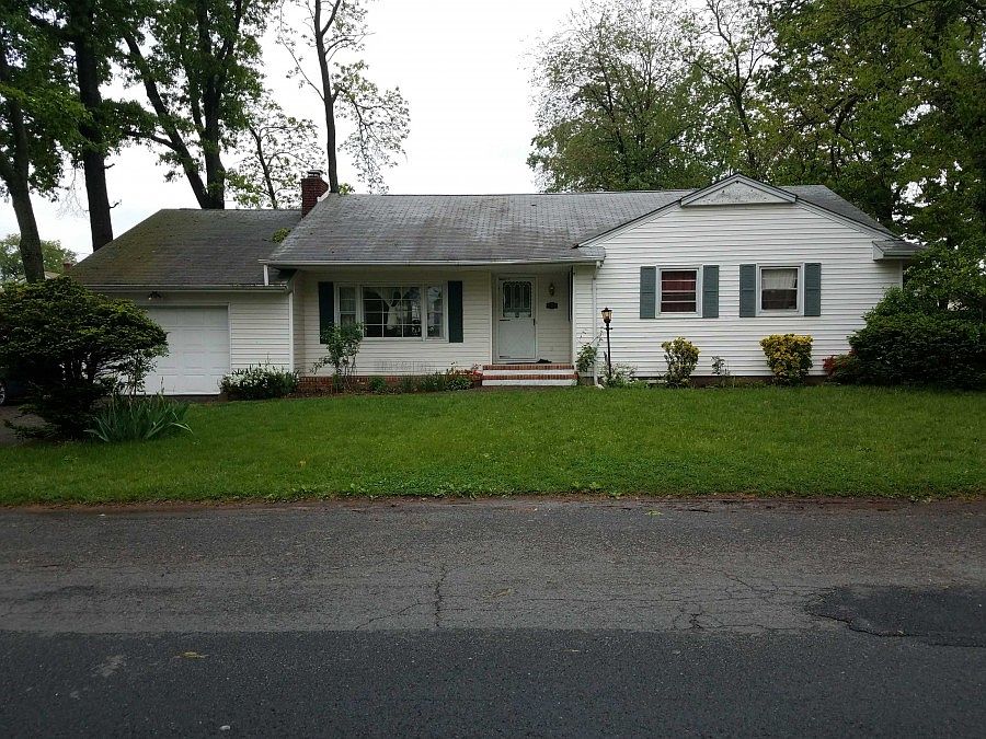 1st image of 108 Birchwood Dr