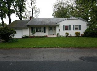 108 Birchwood Dr, Piscataway, NJ