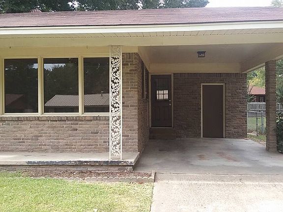 4th image of 3605 Minden Ave