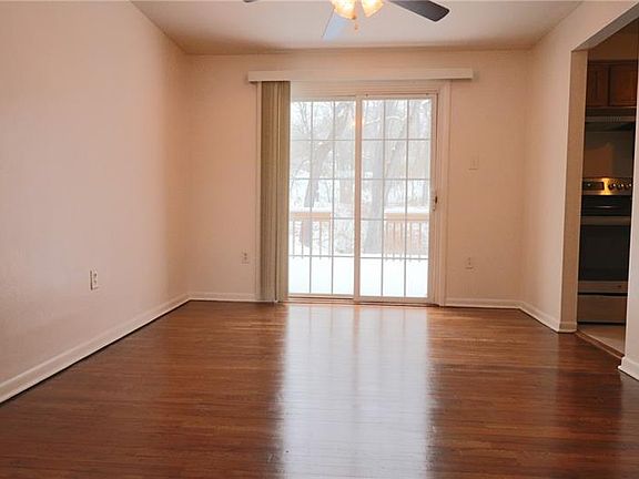 4th image of 9197 Collington Sq