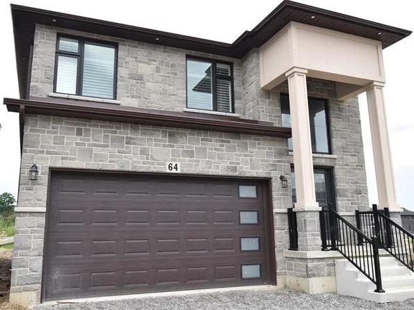 64 Alexsia St, Hamilton, ON L9B 2T3