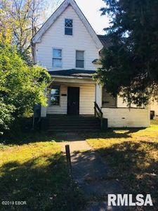 713 W College St, Carbondale, IL, 62901