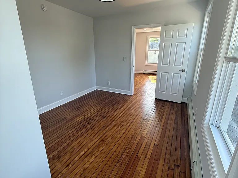518 Asbury Ave #2 — Photo 16