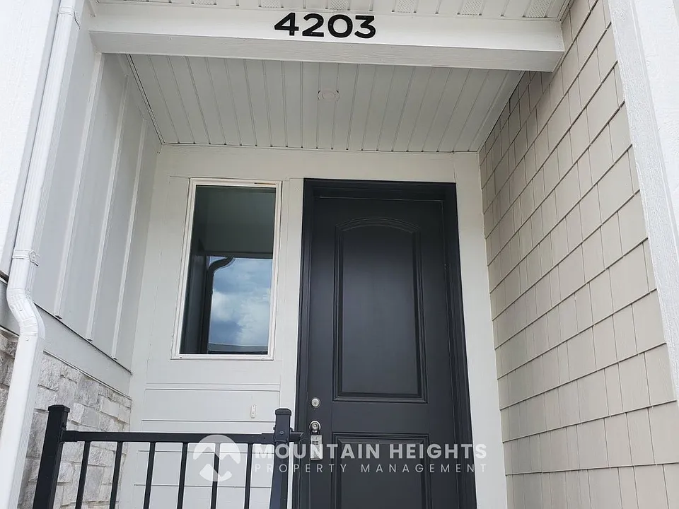 4203 W 1960 N