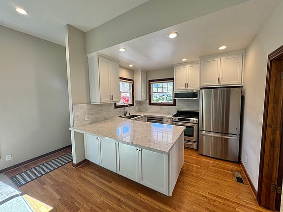 4th image of 254 Los Gatos Blvd