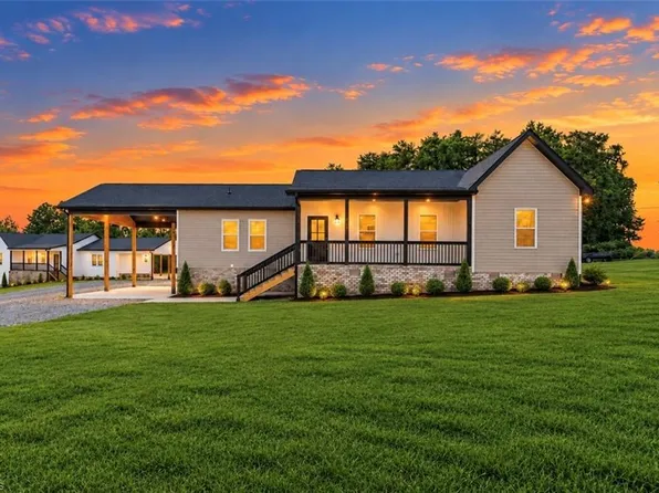 148 Adkins Rd, Stoneville, NC 27048