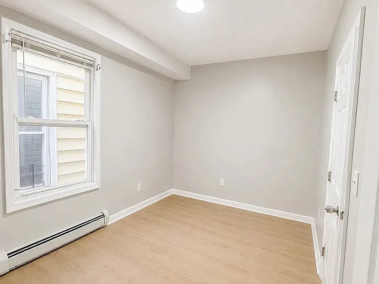 62 N 6th St #2B — Photo 4