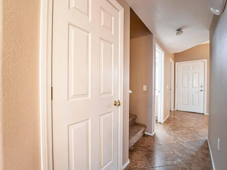 2000 Quartz Cliff St #104 — Photo 23