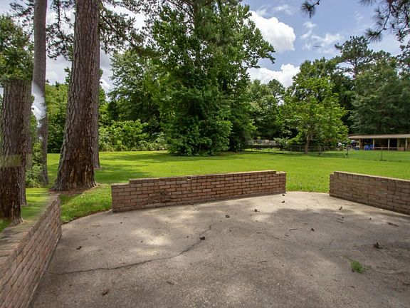 3rd image of 100 River Oaks Dr