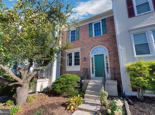 6080 Joust Ln, Alexandria, VA 22315