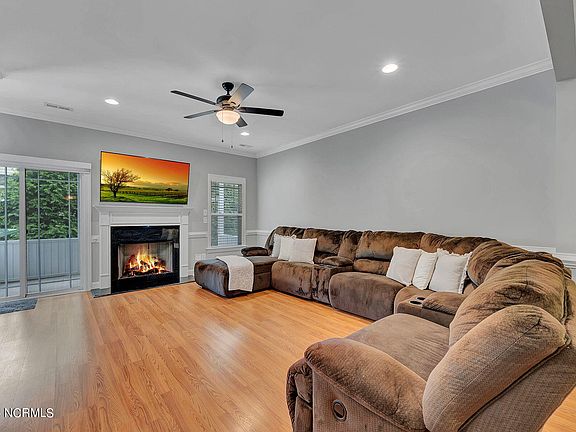 5th image of 2401 Carlow Place