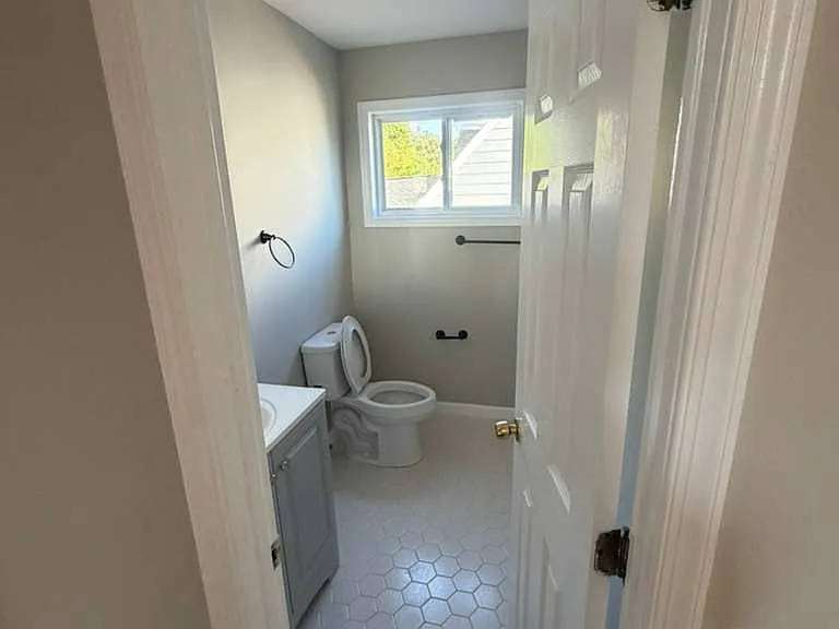 6908 Decatur Pl — Photo 12