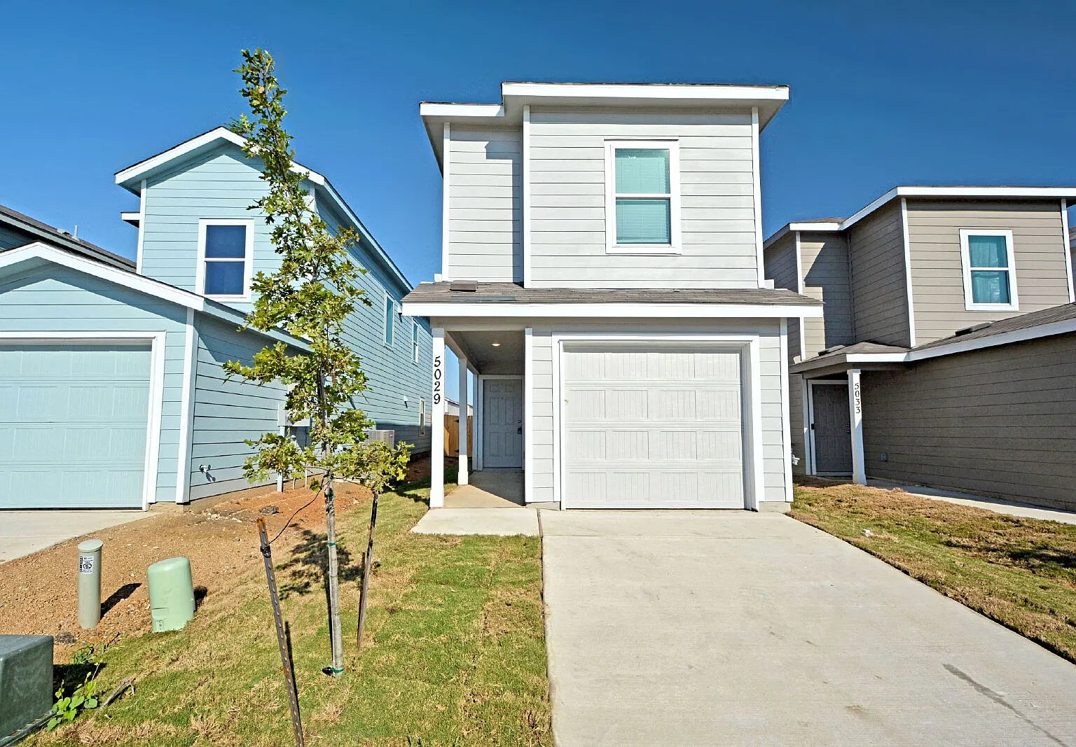 3 bed, 2.5 bath, 1189 sqft, $1,325 — Photo 1