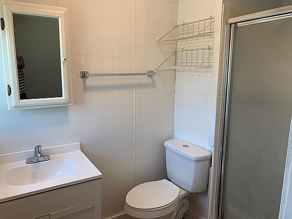 4th image of 2208 Crittenden Dr