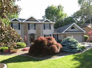 228 Brush Creek Dr, Rochester, NY 14612