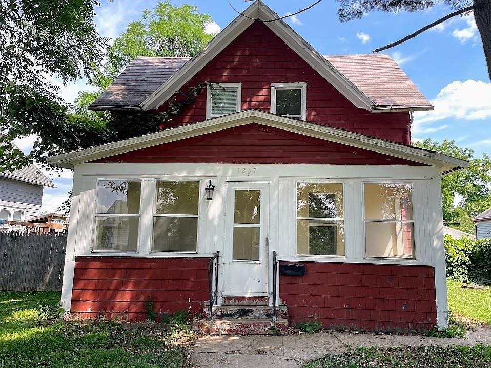 1237 Moore Street, Beloit, WI 53511 Zillow