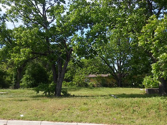 4th image of 4229 H Ave