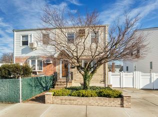 6131 84th Pl, Middle Village, NY 11379