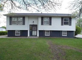 1202 12th St, Viola, IL 61486