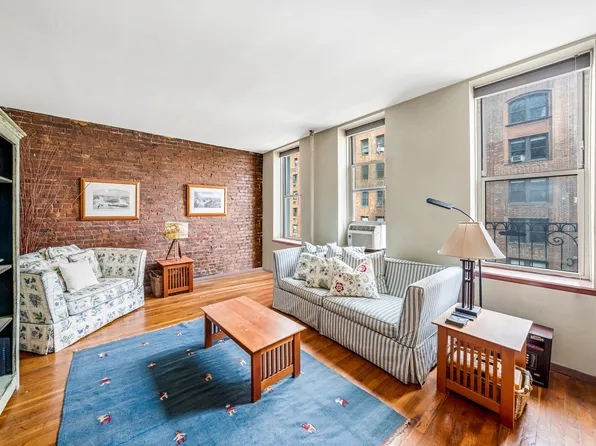 324 East 50th Street image 1 of 7