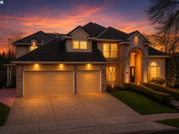 312 NW Pacific Grove Dr, Beaverton, OR 97006